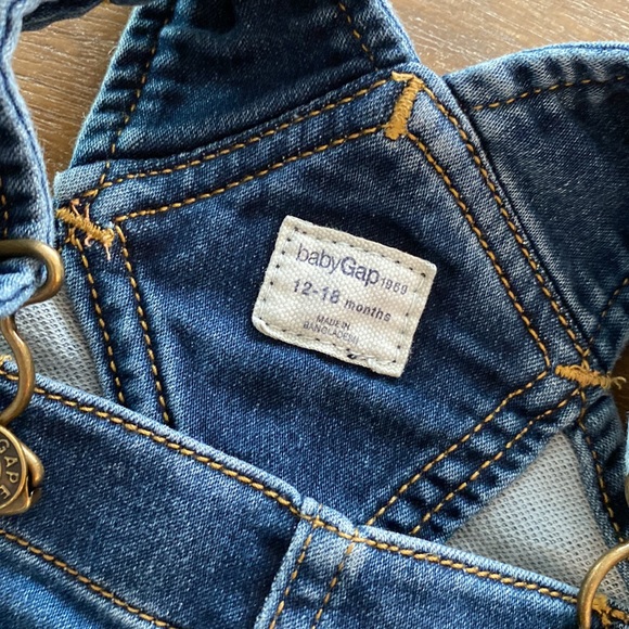 Baby Gap classic overalls, size 12-18 months - Picture 6 of 7